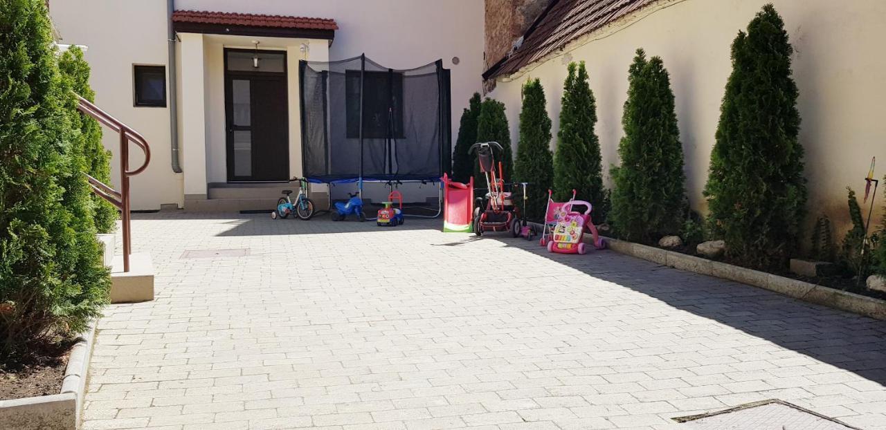 Lindenhaus Otel Sibiu Dış mekan fotoğraf