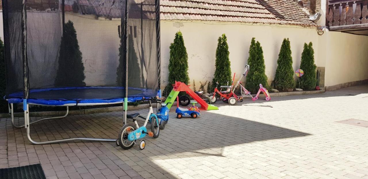 Lindenhaus Otel Sibiu Dış mekan fotoğraf