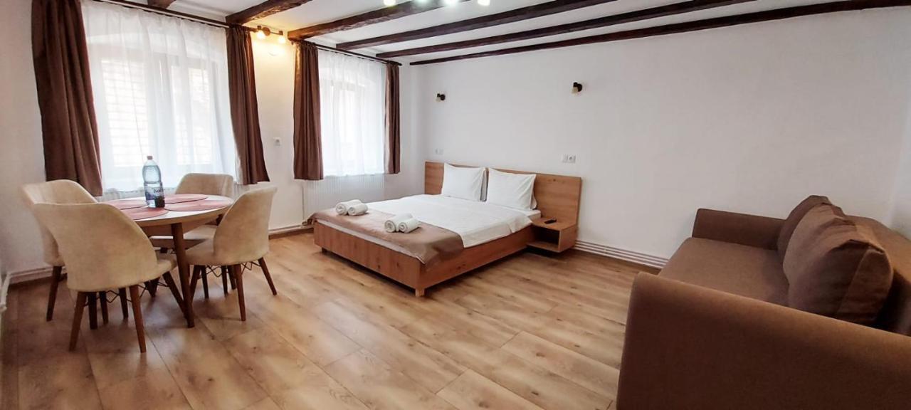 Lindenhaus Otel Sibiu Dış mekan fotoğraf
