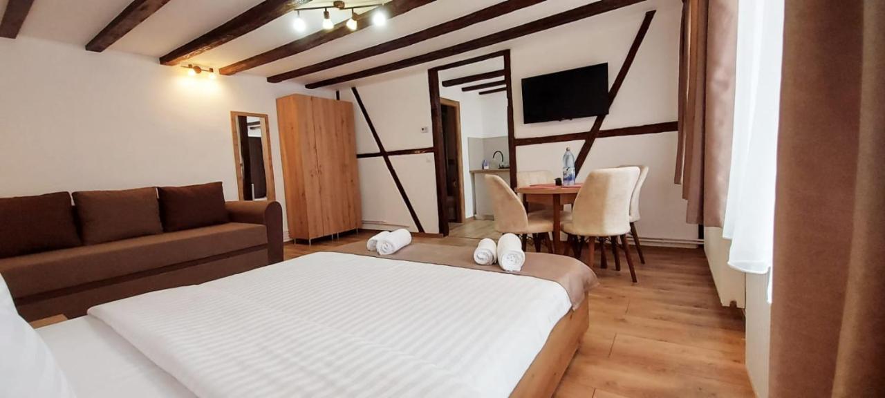 Lindenhaus Otel Sibiu Dış mekan fotoğraf