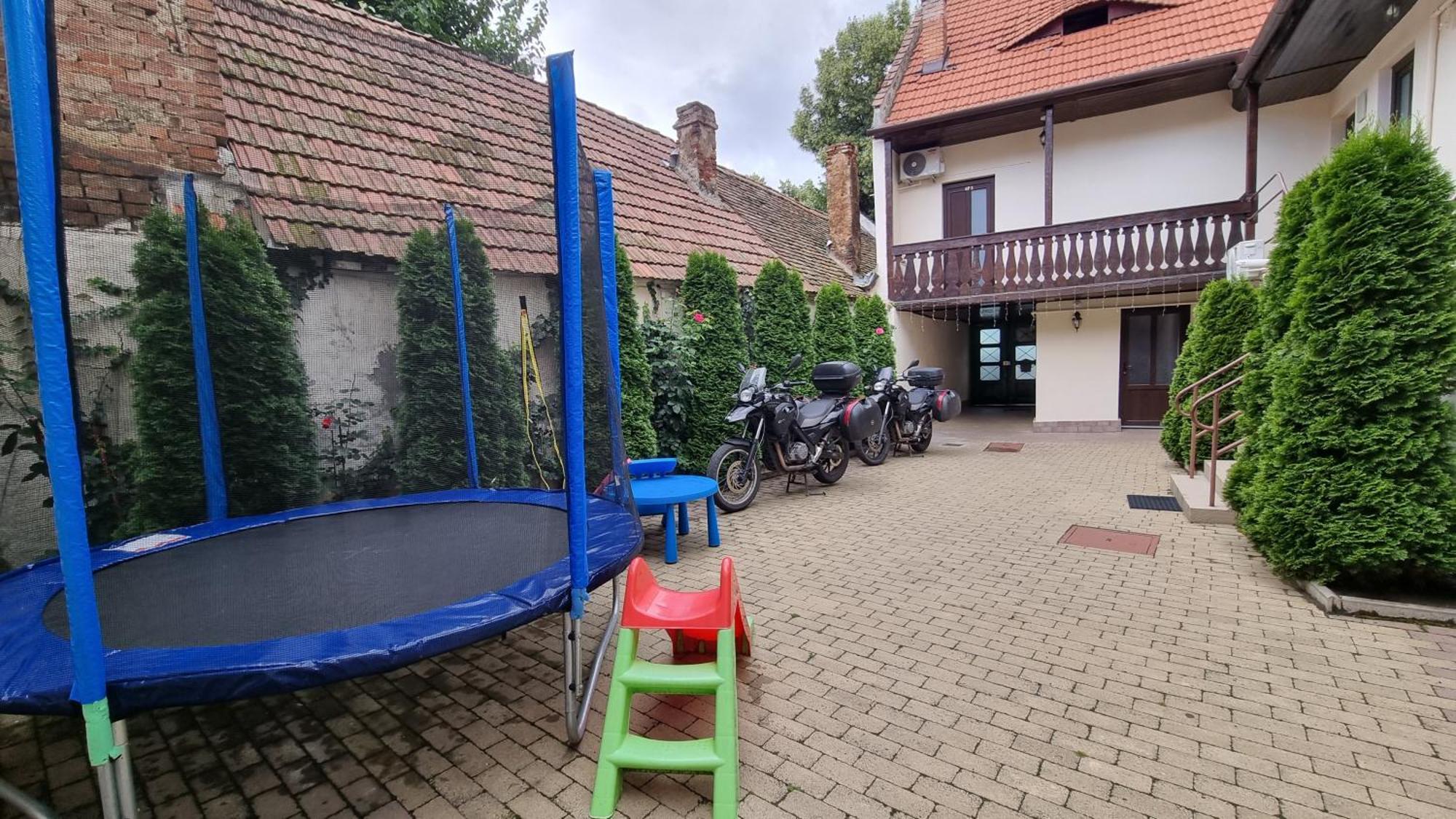 Lindenhaus Otel Sibiu Dış mekan fotoğraf